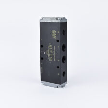 PILOT VALVE DOUBLE 5/3" 1/4" MID CLOSED WAIRCOM