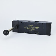 HAND VALVE 5/3 1/2" SPRING RETURN MID CLOSED WAIRCOM