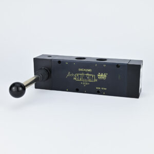 HAND VALVE 5/3 1/2" SPRING RETURN MID CLOSED WAIRCOM