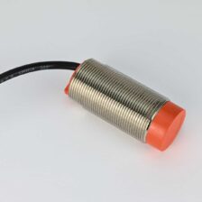 CAPACITIVE SENSOR M30 90-250 VAC 2W NC 15 MM NF AUTONICS
