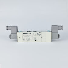 SOLENOID VALVE DOUBLE 5/3 1/2" MID CLOSED WITH 24 VDC COIL AND ADAPTOR MINDMAN